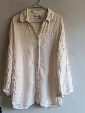 Women's XL Chico's 3 beige subtle striped linen button down long sleeve shirt